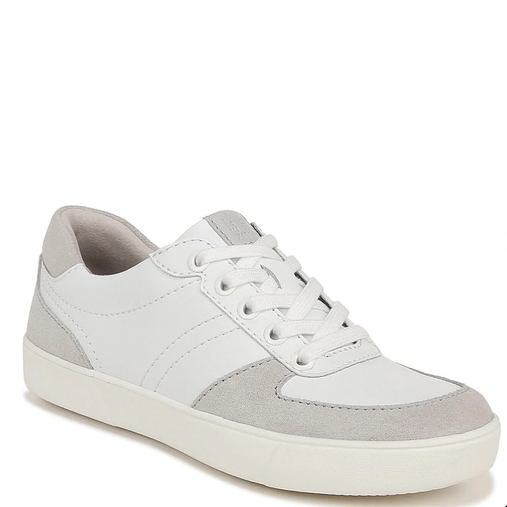 Naturalizer sneaker